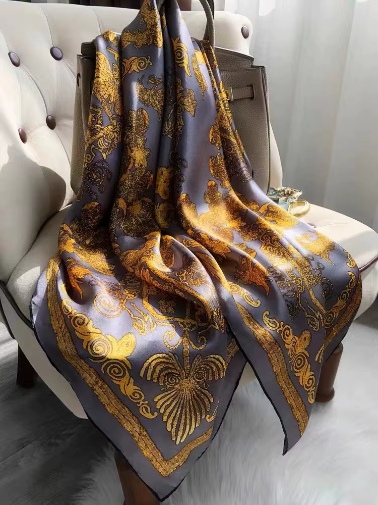 Foulard carré gris or 100% naturel pour femme