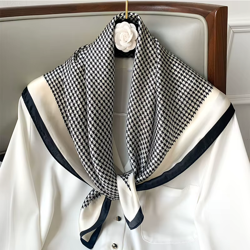 Foulards de mode pour femmes châle imprimé soie Satin Hijab écharpe femme Bandana 70*70 cm marque de luxe châles carrés écharpes pour dames