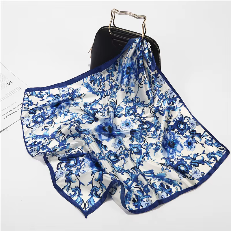 Foulard bleu et blanc pour femmes