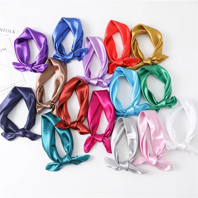 Foulard carré en soie pour femmes