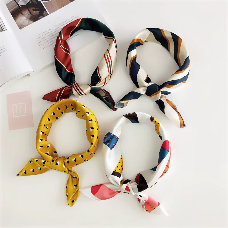 Foulard carré rayé pour femmes