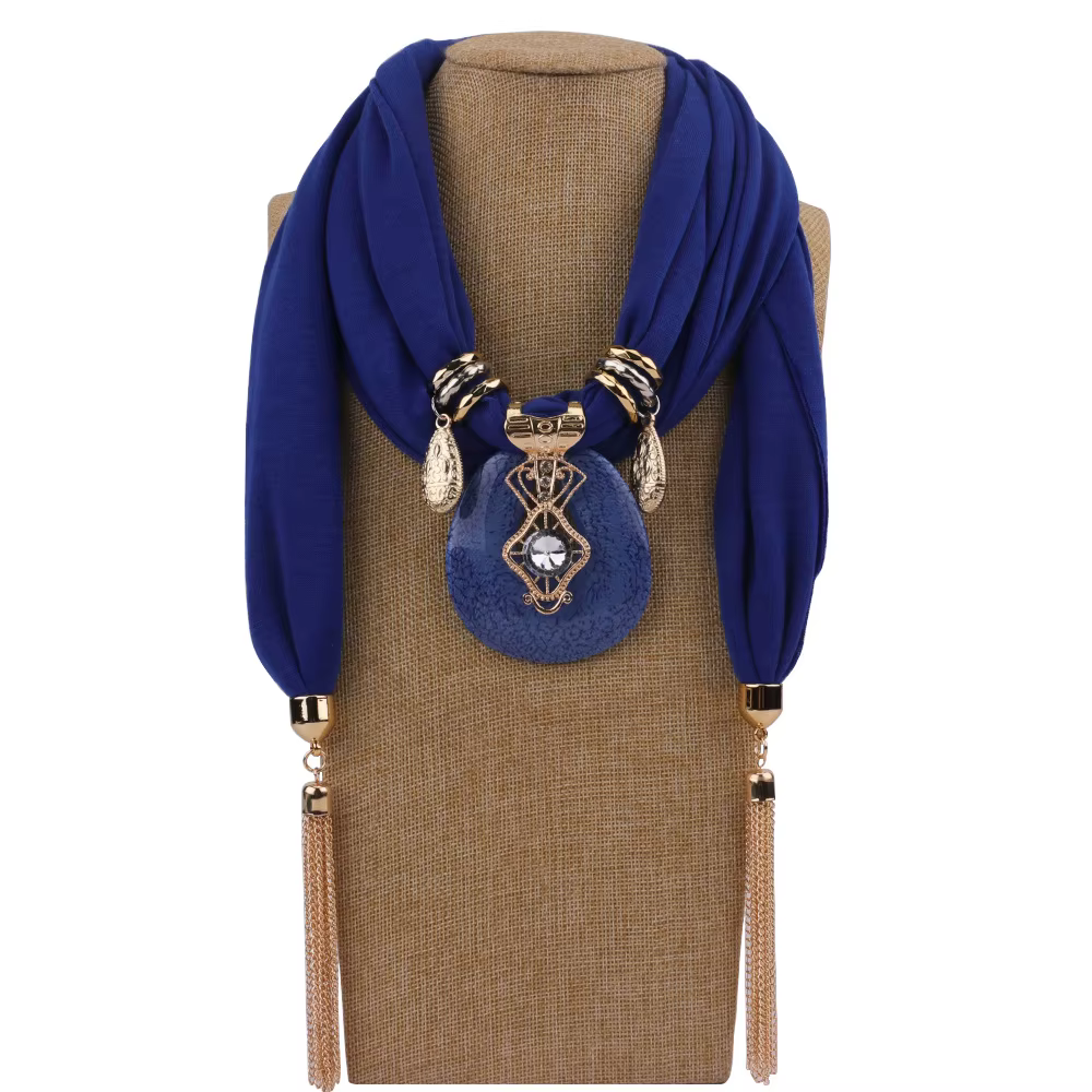Mode femmes couleur unie gland Wrap écharpe multi-style décoratif bijoux collier pendentif