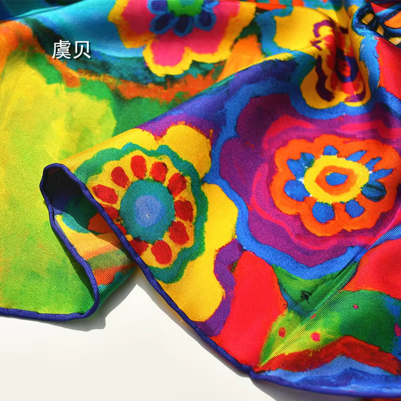 Foulard en soie naturelle imprimée colorée pour femmes
