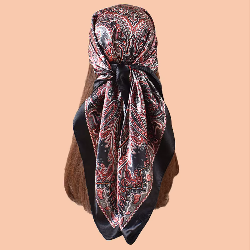 Foulard carré en soie imprimé de marque de luxe pour femme