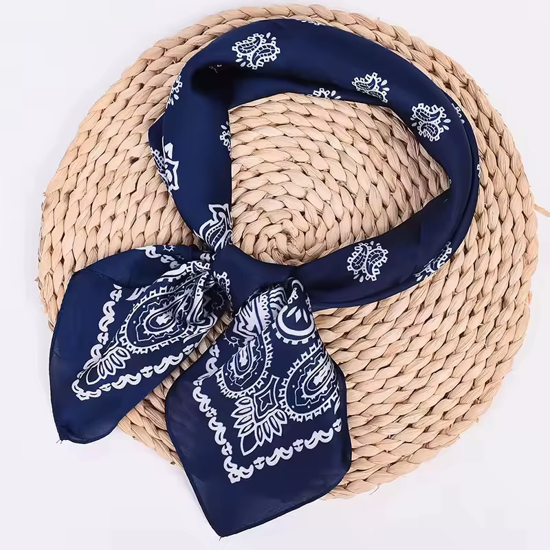 Foulard carré en soie imprimé pour femmes
