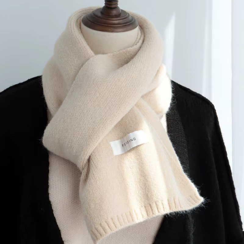 2025 automne et hiver nouvelle Version coréenne Ing Style couleur unie écharpe étudiant chaud tricoté polyvalent Couple