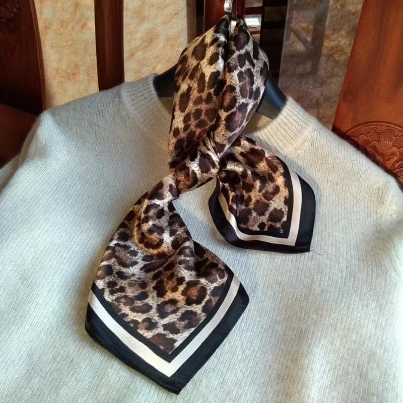Foulard de cheveux de cou léopard pour femme 100%