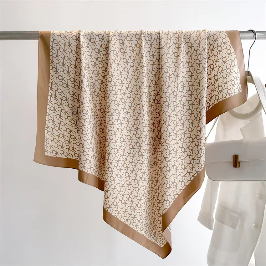 2025 nouvelle mode léger luxe lettres imprimer foulard en soie 90 cm femmes sergé Simple carré foulards dames crème