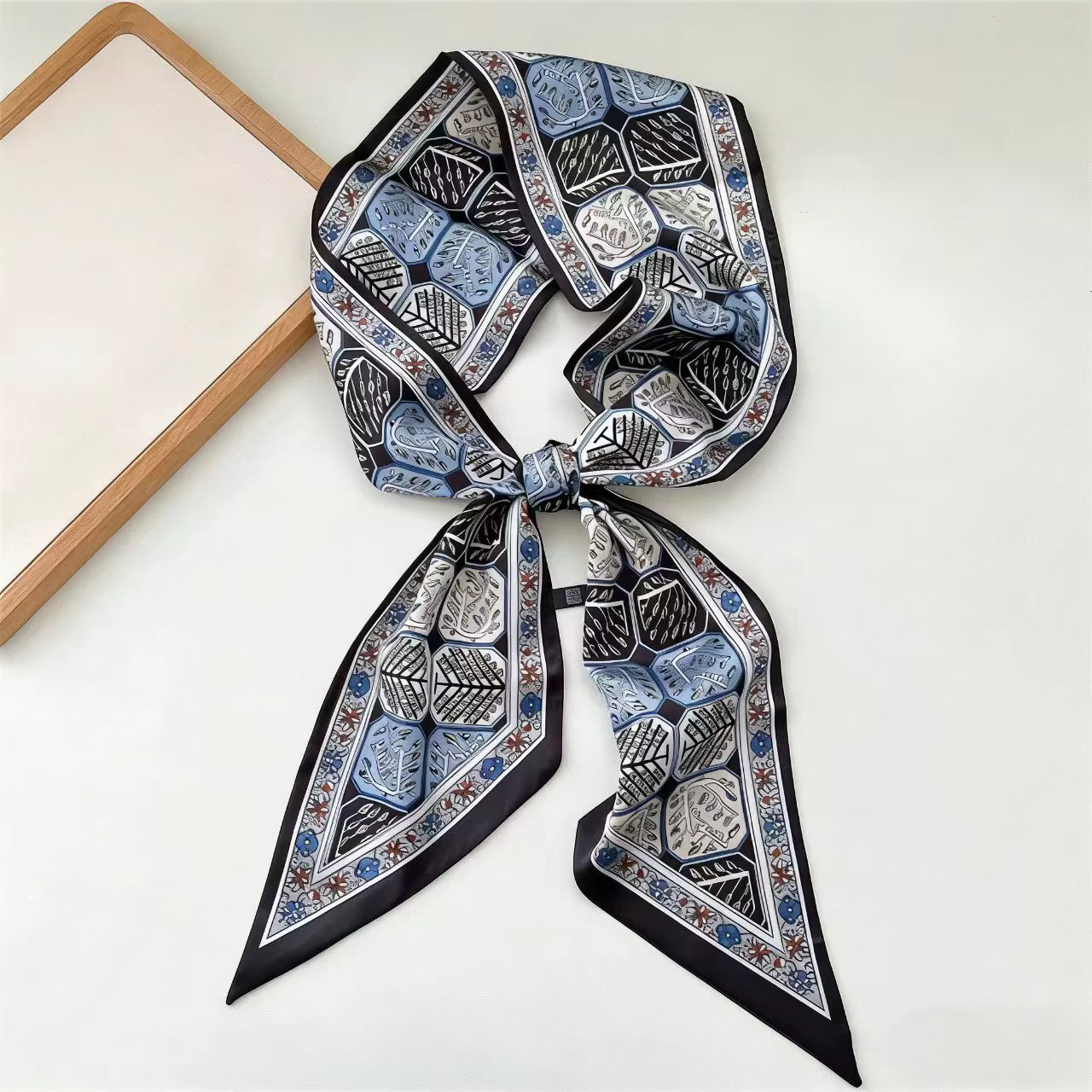 Nouveau Foulard Long en Soie pour Femme