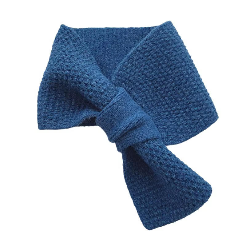 Petite écharpe tricotée pour femmes