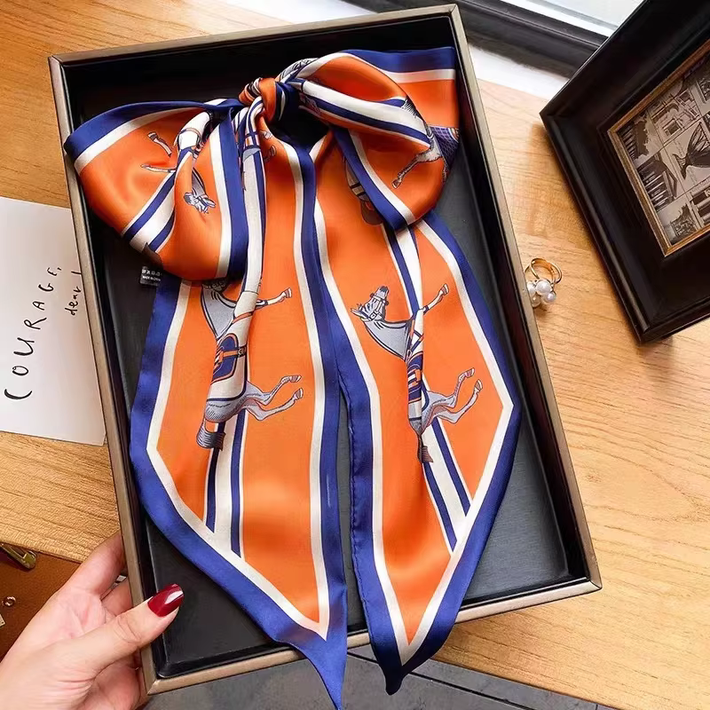 Foulard élégant imprimé cheval