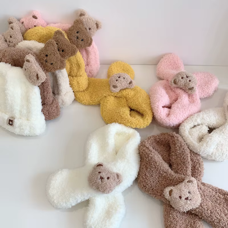 Chapeau et écharpe pour bébé