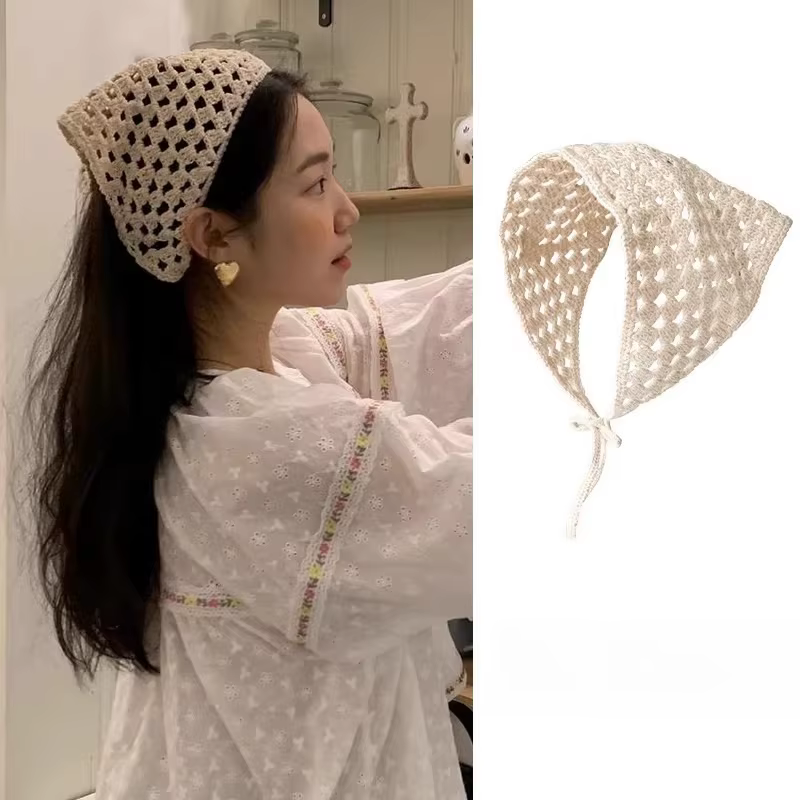 Foulard triangulaire beige pour femme