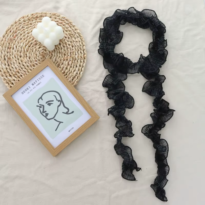 Fille chaude à la mode irrégulière noir or mince écharpe étroite Niche lumière Y2g