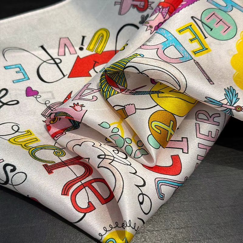 Écharpe d'art Graffiti avec lettres abstraites