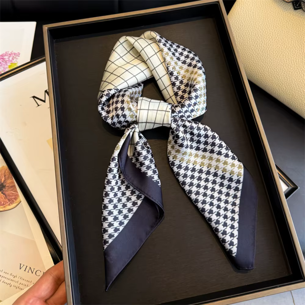 Nouveau Foulard Carré Imprimé Effet Soie pour Femme