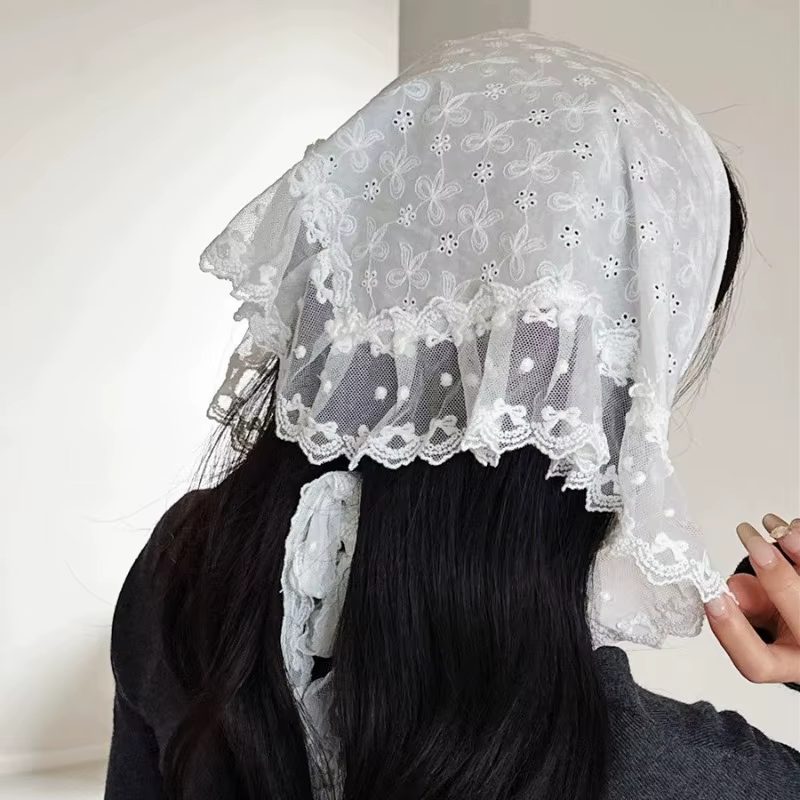 Foulard Rétro Blanc en Dentelle