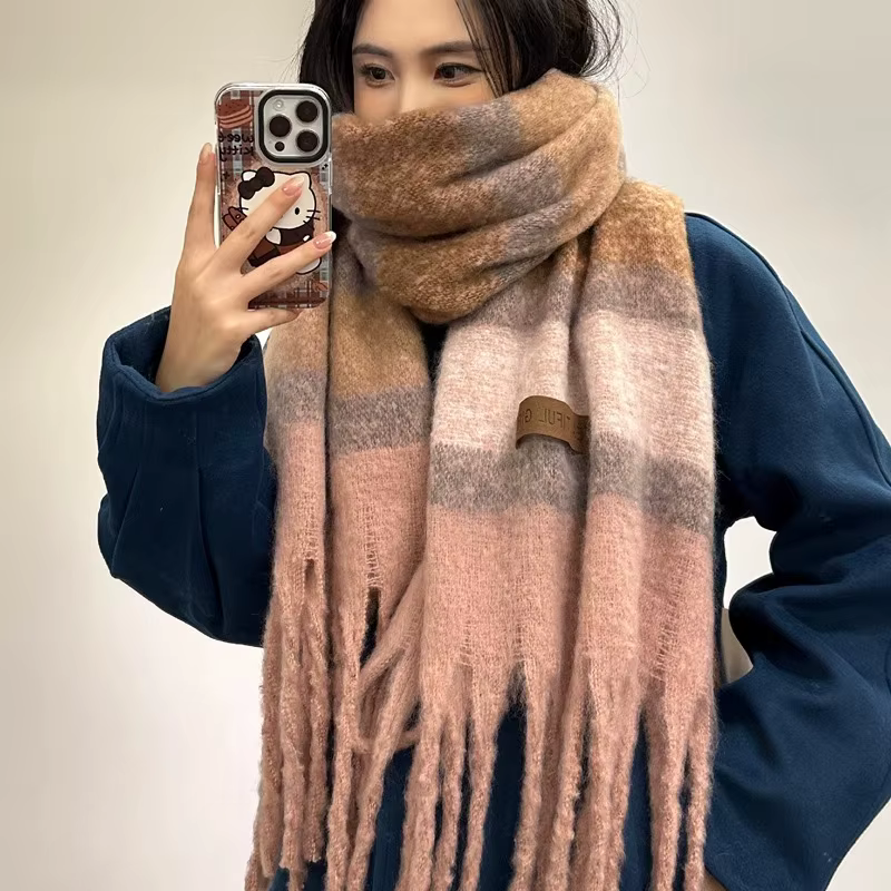 Écharpe pour femmes hiver rayé horizontal Mohair Version coréenne polyvalent étudiant haut de gamme épaissi chaud cou