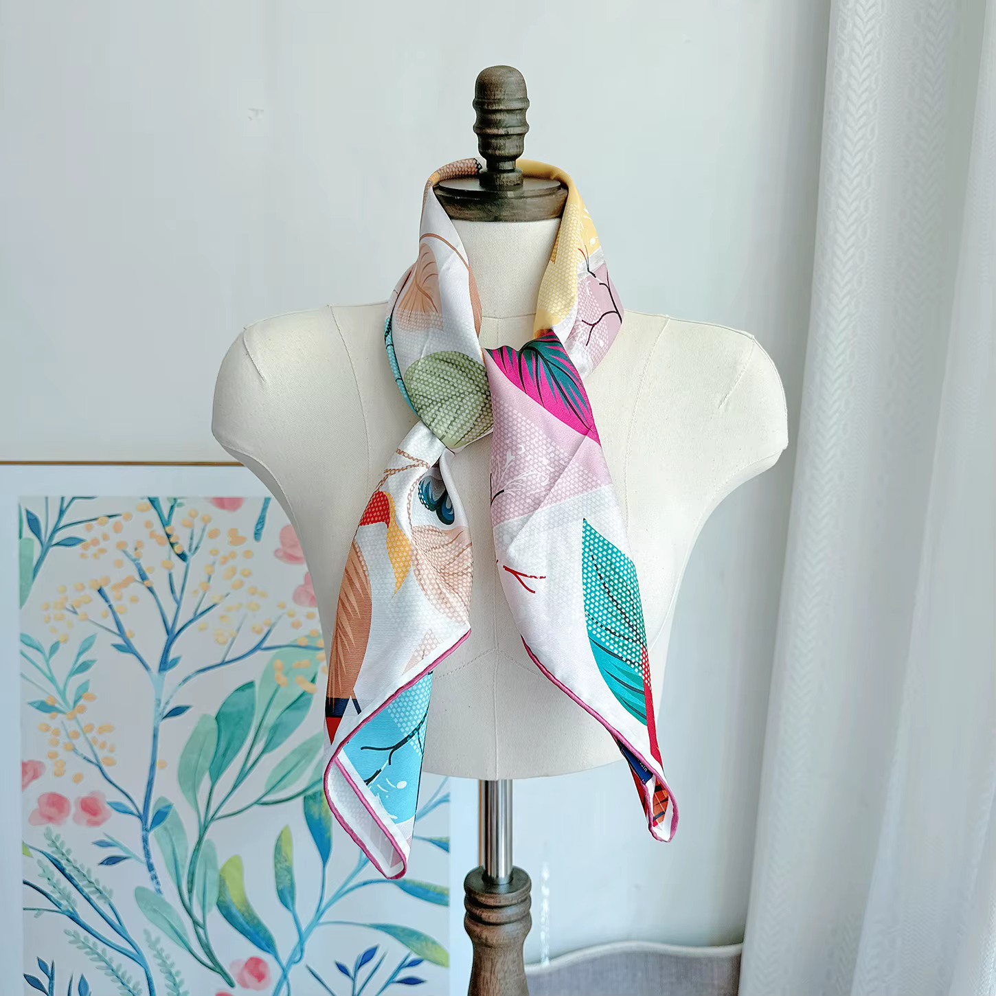 Foulard en soie imprimé végétal coloré