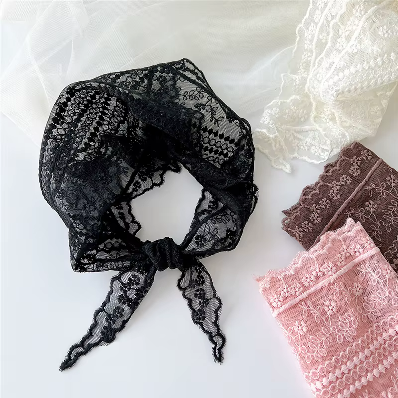 Foulard triangle en dentelle creuse pour femme