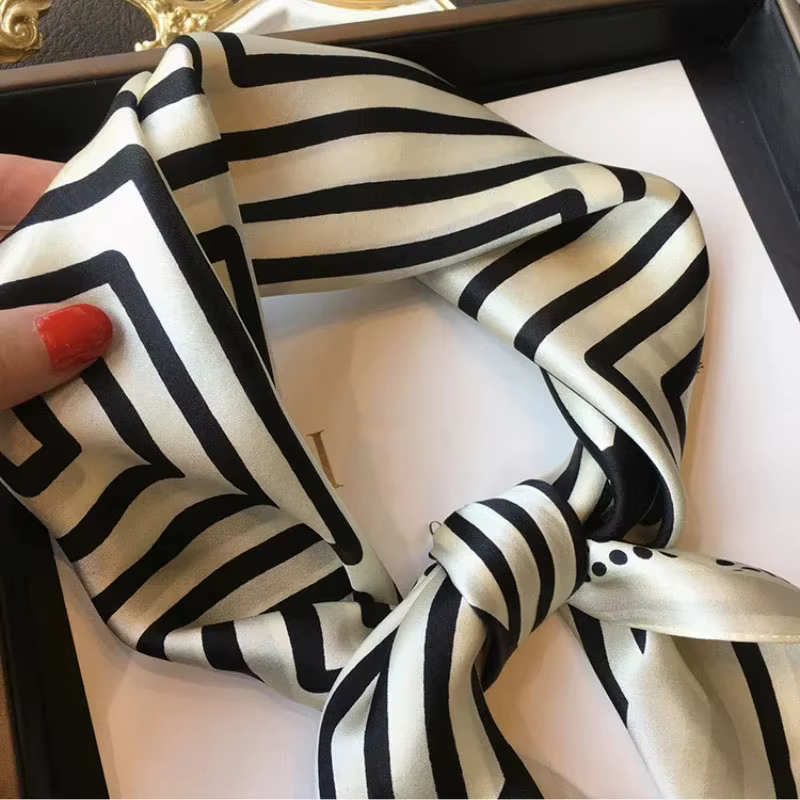 Foulard carré 100% soie véritable pour femmes