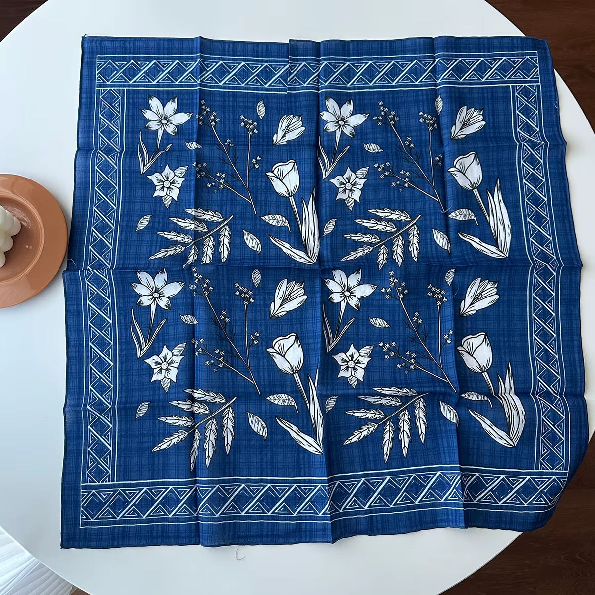 Petit foulard bohème en soie pour femmes