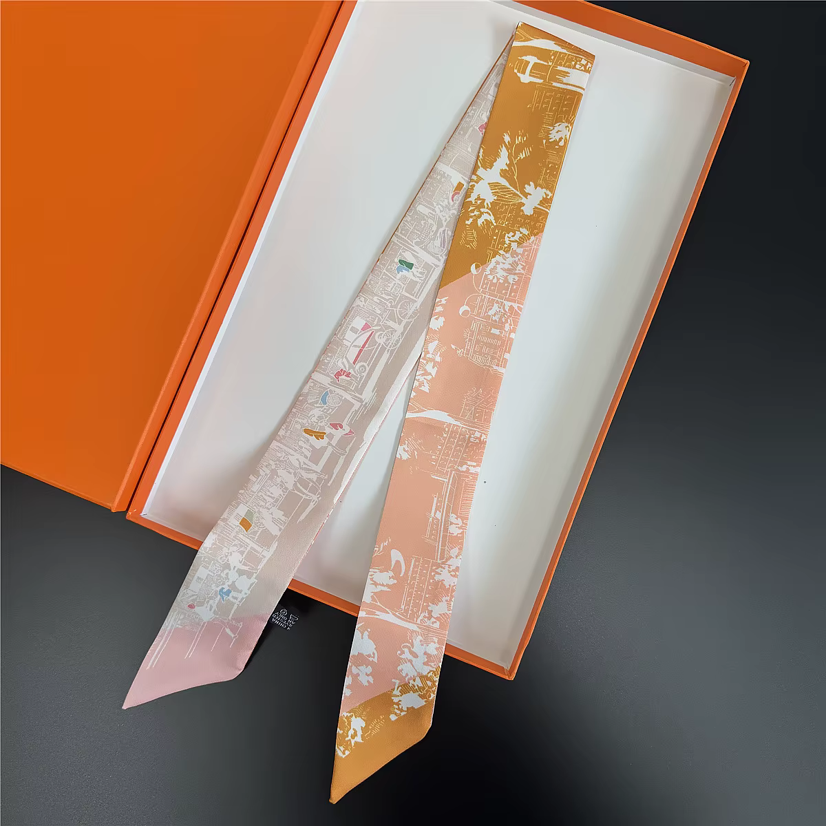 2026 Foulard en soie de luxe pour femme