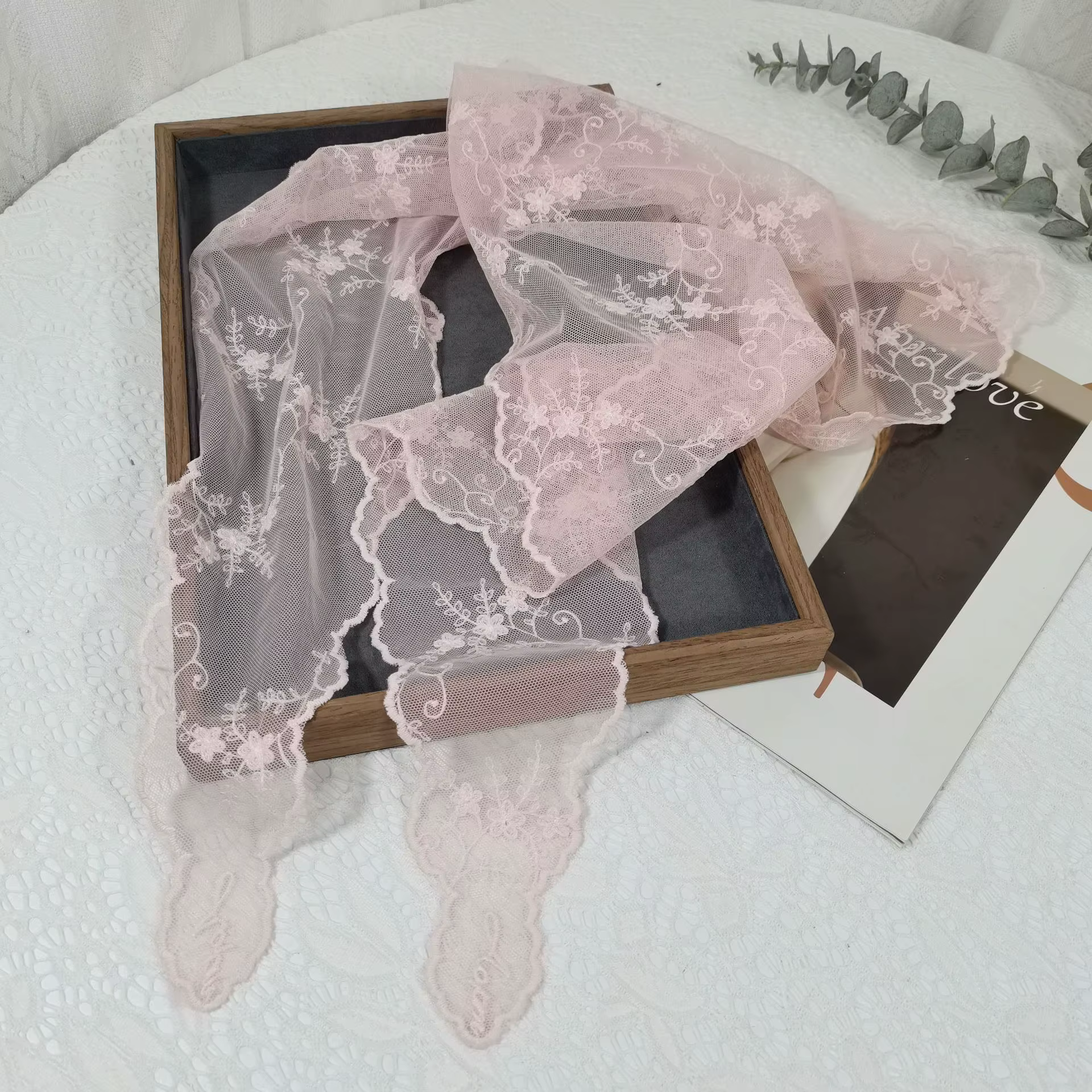 Foulard en soie brodé en dentelle pour femmes