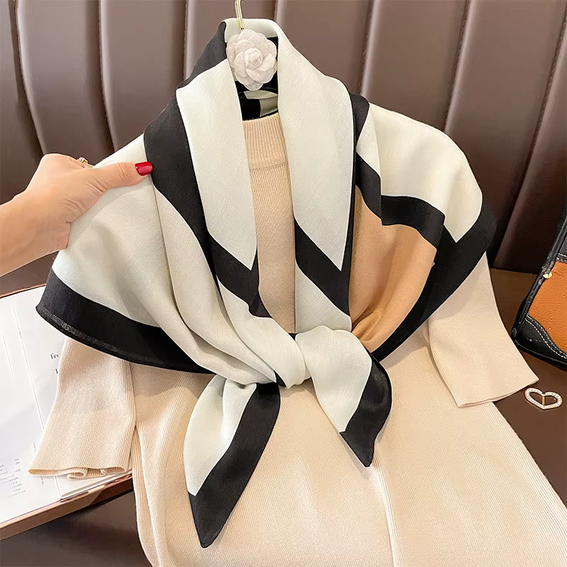 Foulard Carré Géométrique en Coton pour Femme
