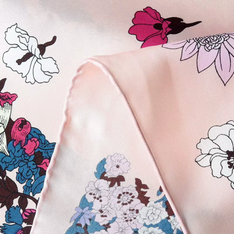 Écharpe en soie rose 90 cm pour femme