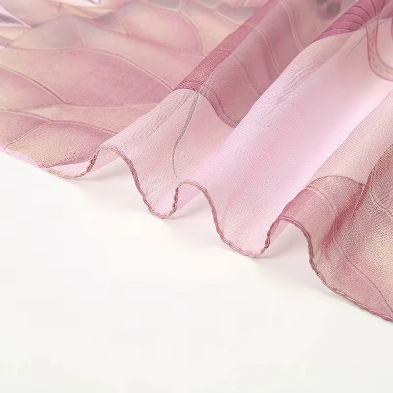 Écharpe en mousseline de soie imprimé Lotus