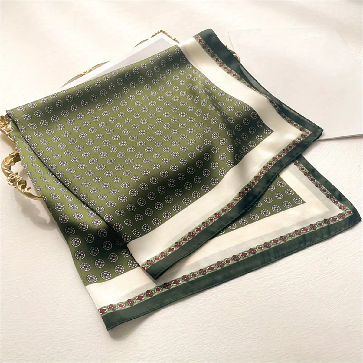 1 foulard à larges bords en imitation soie imprimé paisley pour hommes