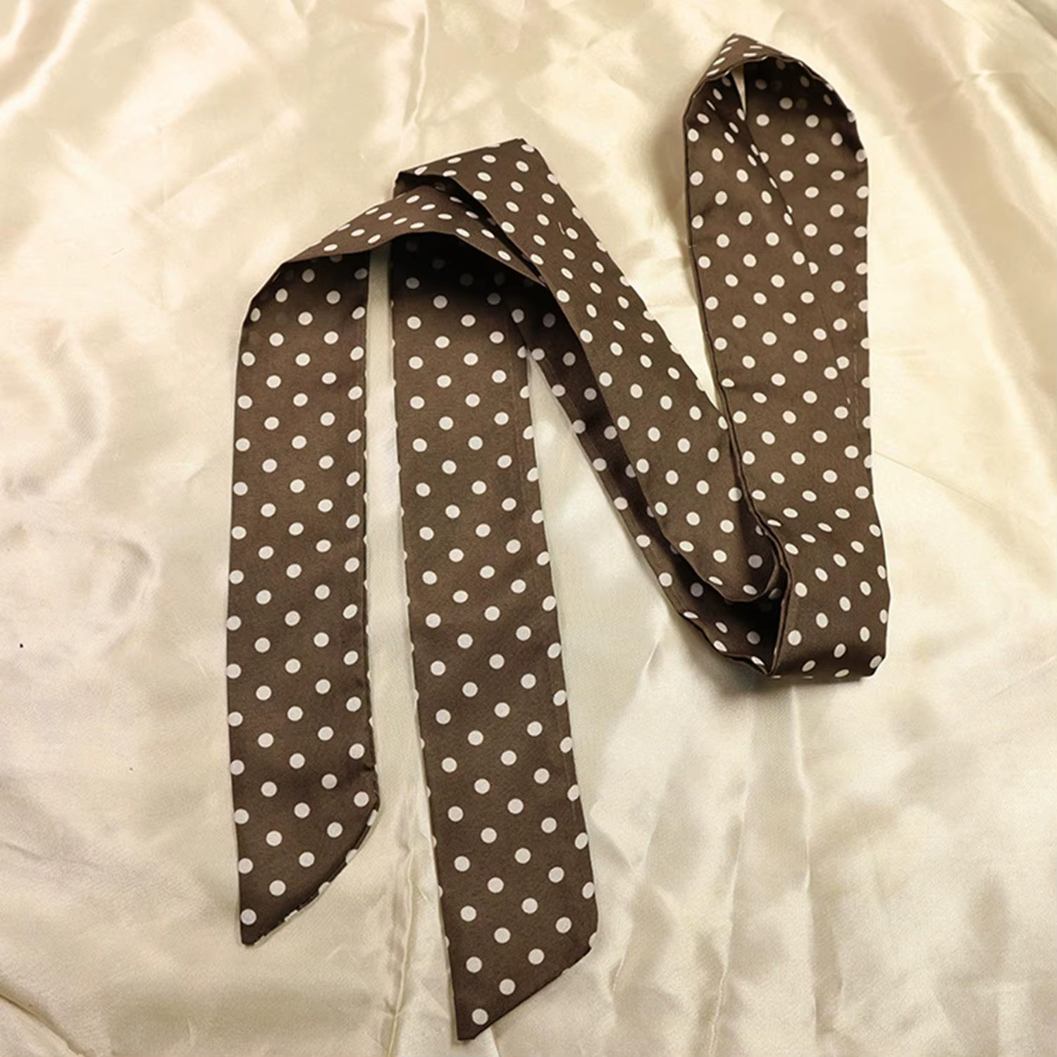 Écharpe française à pois noirs haut de gamme pour femmes