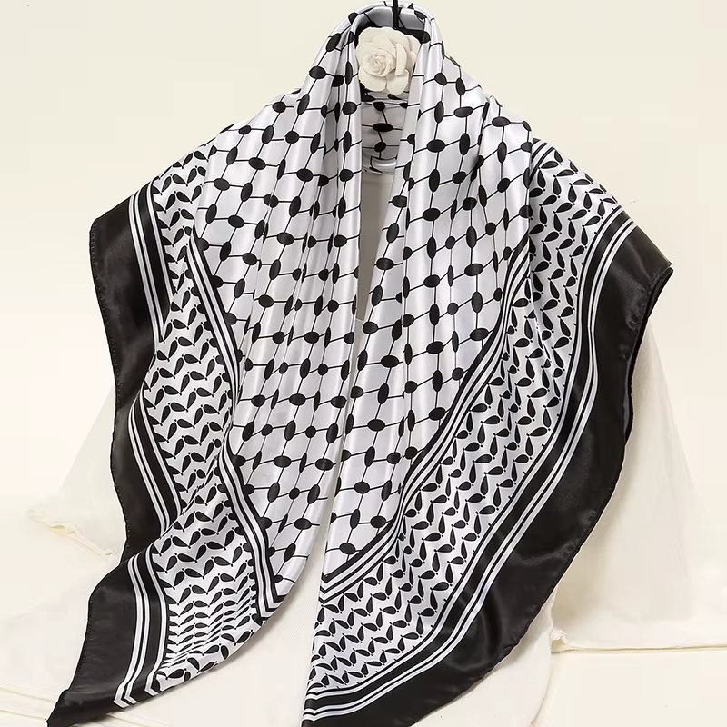 Foulard Carré en Satin Imprimé Arabe pour Femme Musulmane