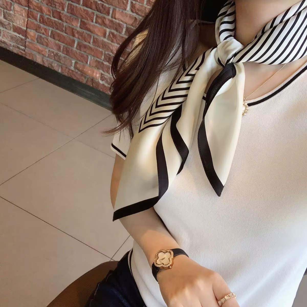 Femmes version coréenne de rayures simples brocart forgeage 70 cm petite écharpe carrée foulard