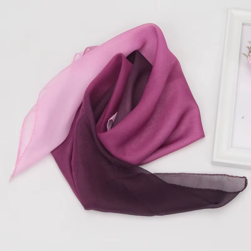 Écharpe carrée en mousseline de soie pour femme