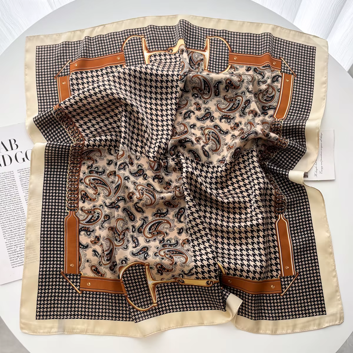 Foulard carré imprimé de luxe pour femmes