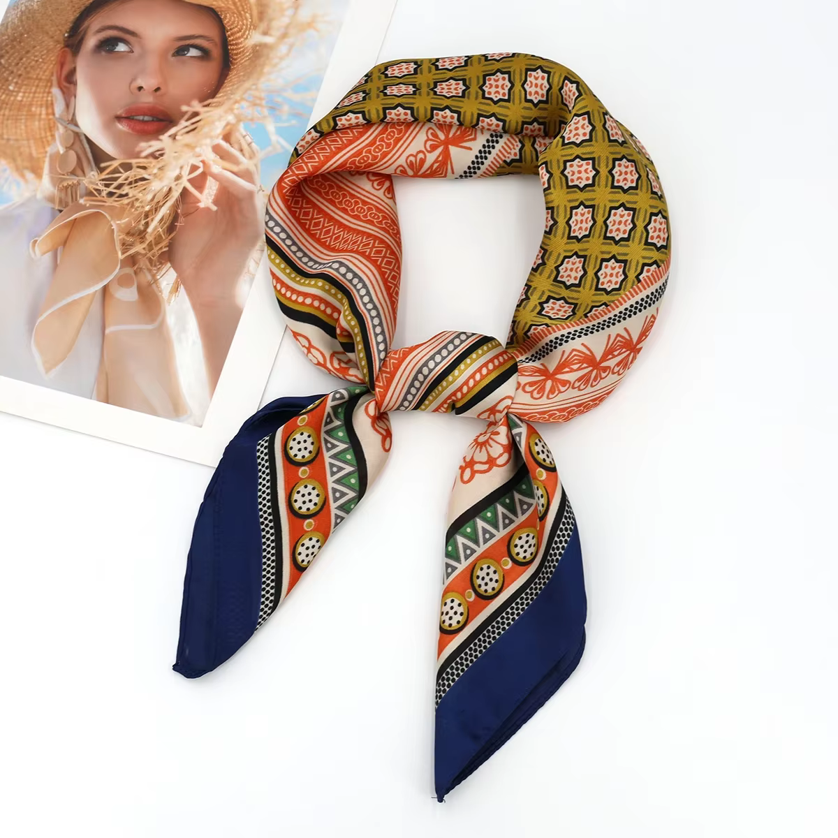 Foulard carré en soie imprimé pour femmes