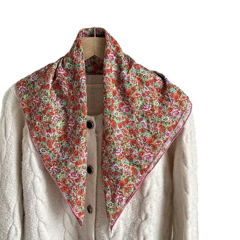 Élégant foulard carré fin à motif floral coréen