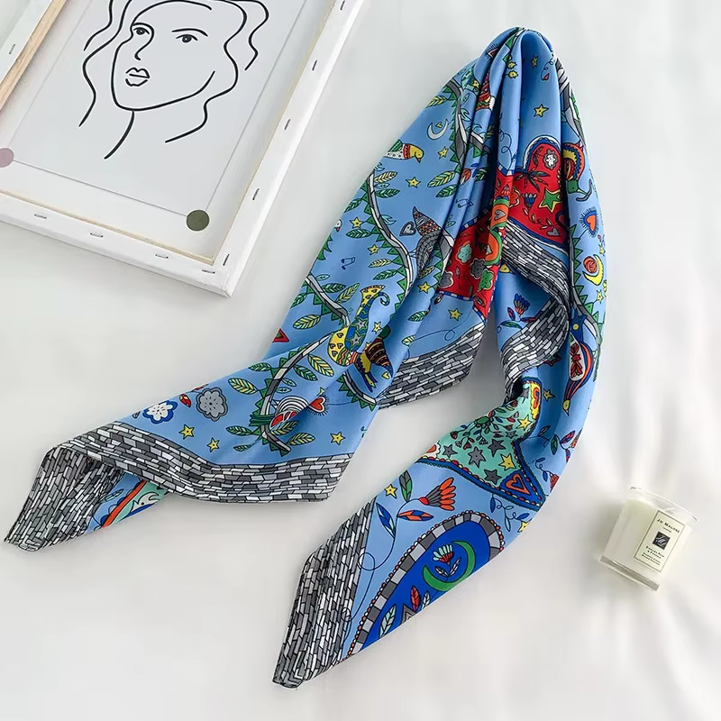 Foulard carré en sergé de soie pour femmes