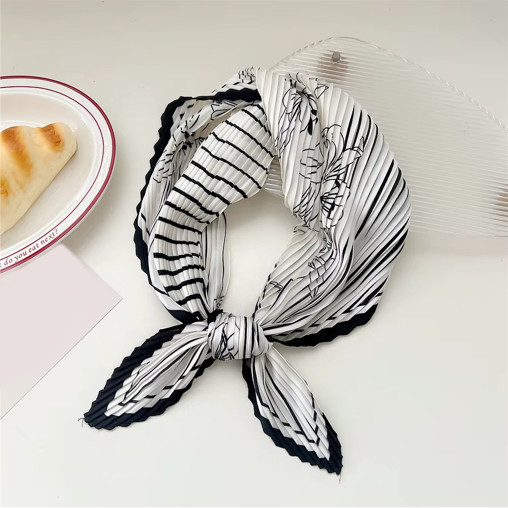 Foulard plissé à imprimé floral