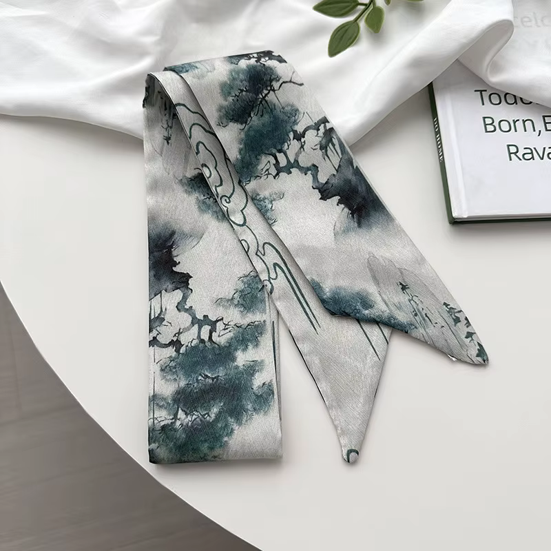 Foulard en soie minimaliste avec nœud