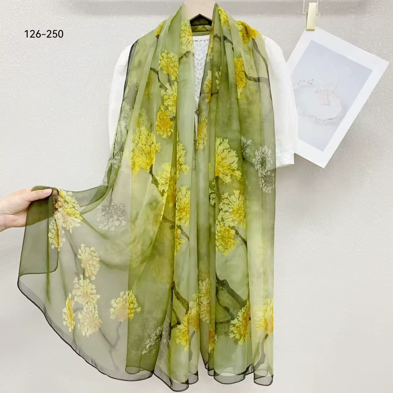 2025 Foulard en soie pour femmes