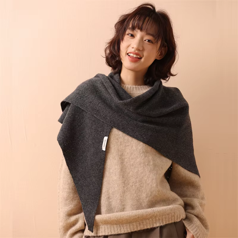 Écharpe Triangle tricotée en laine 100% pour femme