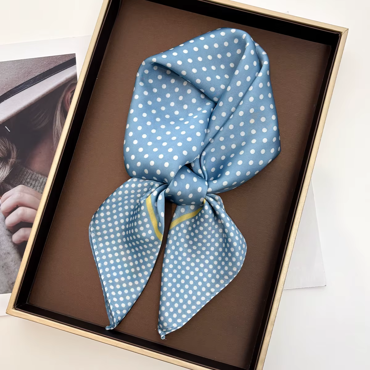 Foulard carré imprimé à pois pour femmes