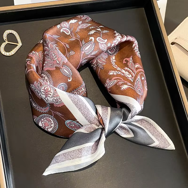 Paisley cheveux foulard femmes luxe 100% véritable soie naturelle cou foulards léger carré Bandana