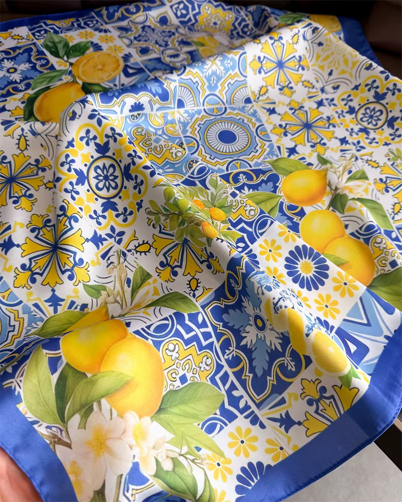 Foulard carré en soie imprimé citron pour femme