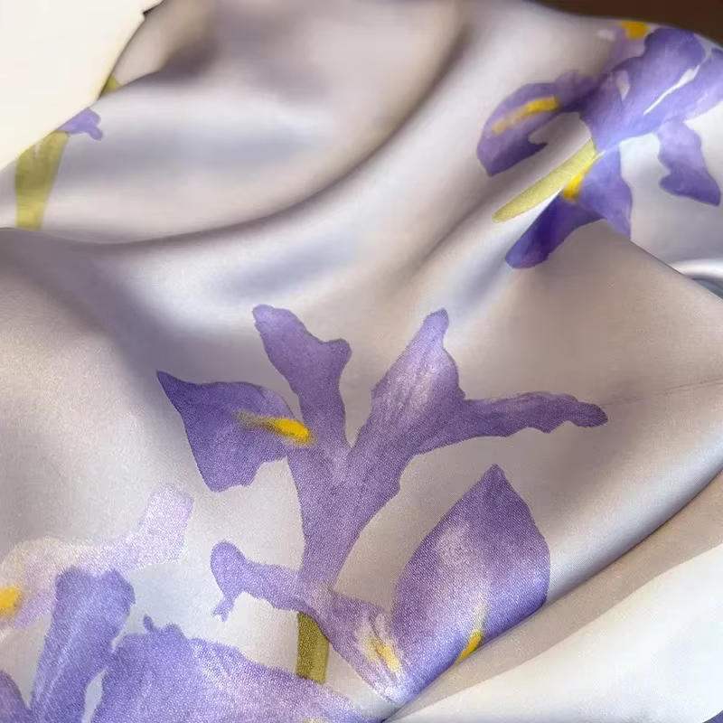 Nouveau violet luxe imprimé fleuri soie carré Foulard femmes doux Satin bandeau mains sac rubans