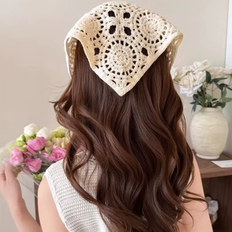 Foulard Triangle Femme en Crochet Creux
