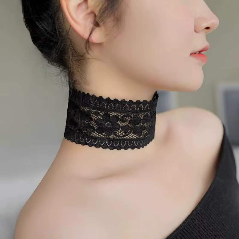 Cache-cou en dentelle pour femme
